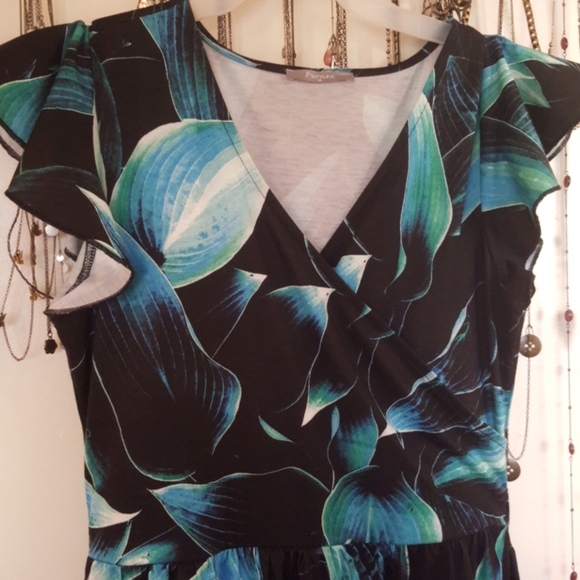 Dress - Picture 2 of 4